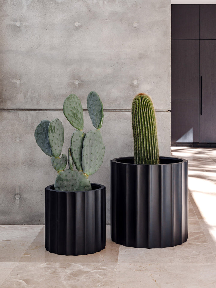 outdoor-pot-black-charcoal-balcony-garden-alfresco-ripple-ribbed