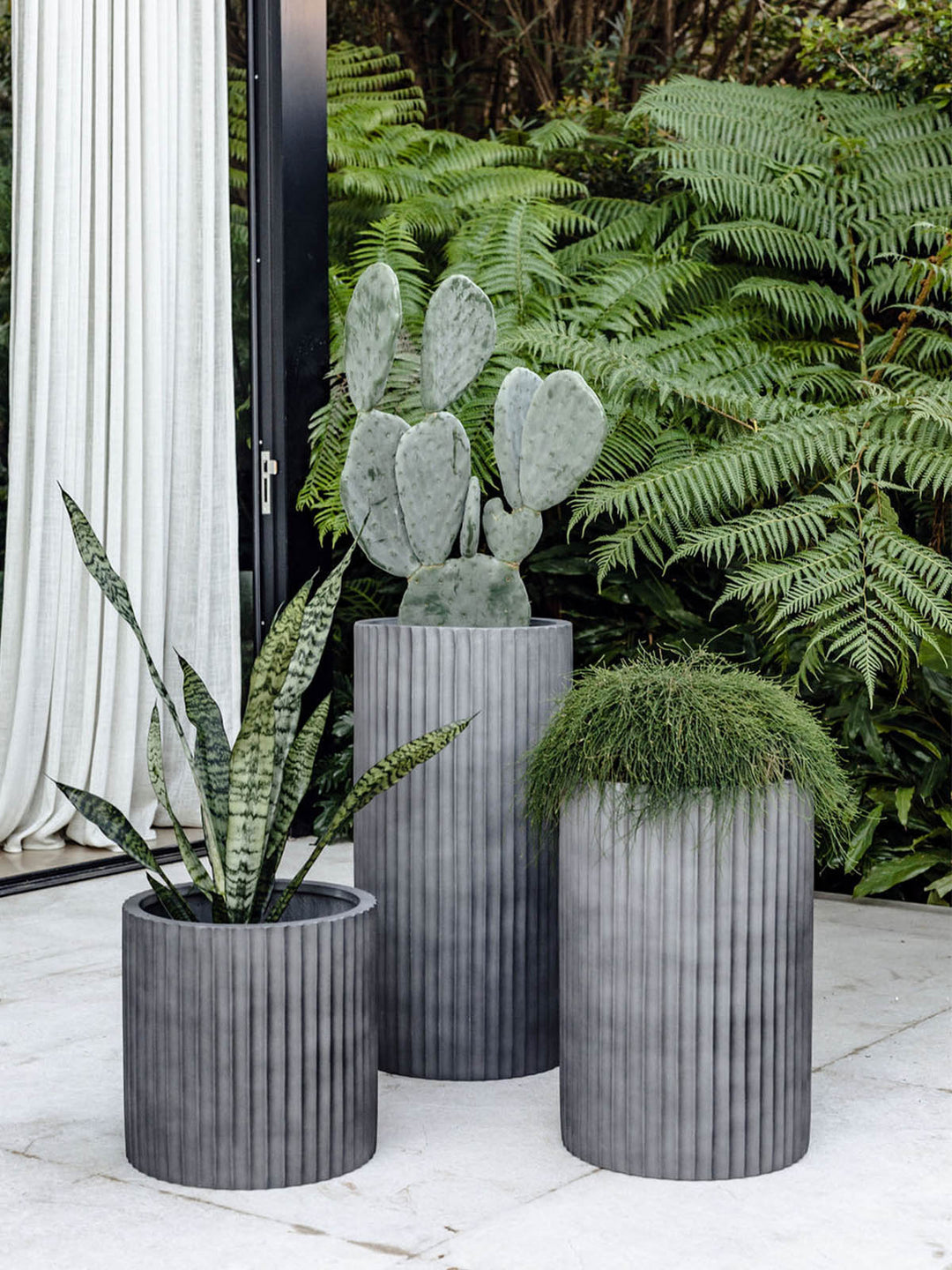 outdoor-pot-trove-collective-balcony-garden-ribbed-loob-charcoal-trio