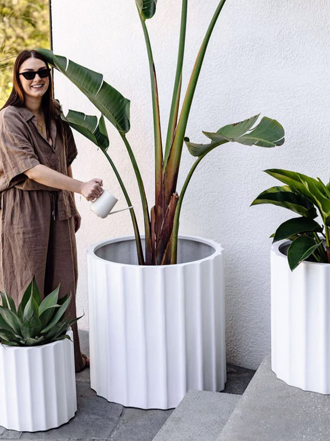 outdoor-pot-white-balcony-garden-alfresco-ripple-ribbed-2