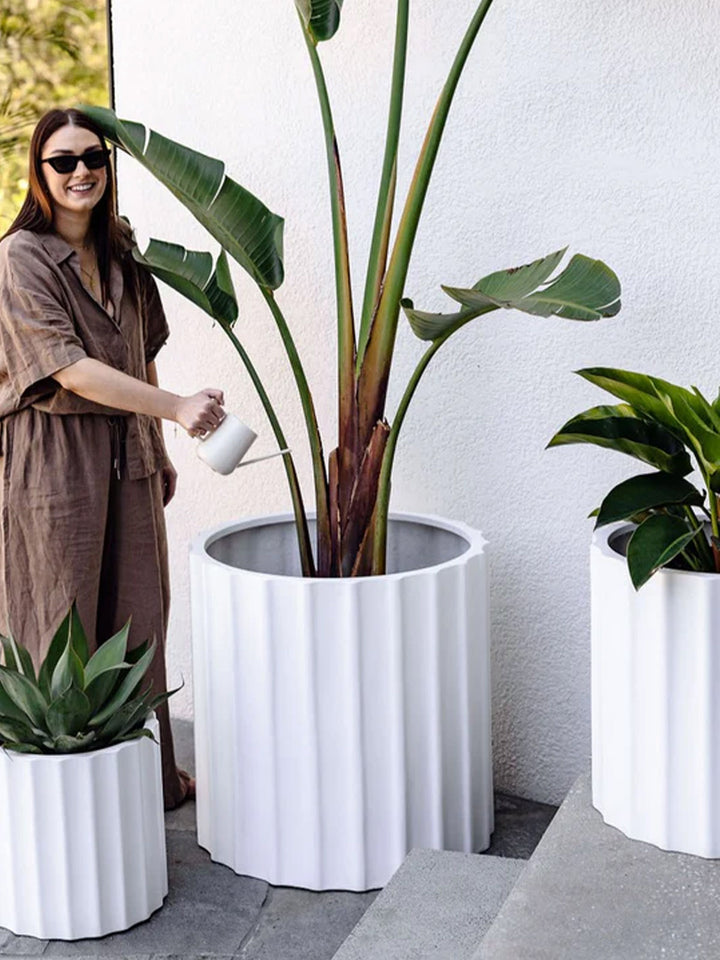 outdoor-pot-white-balcony-garden-alfresco-ripple-ribbed-2