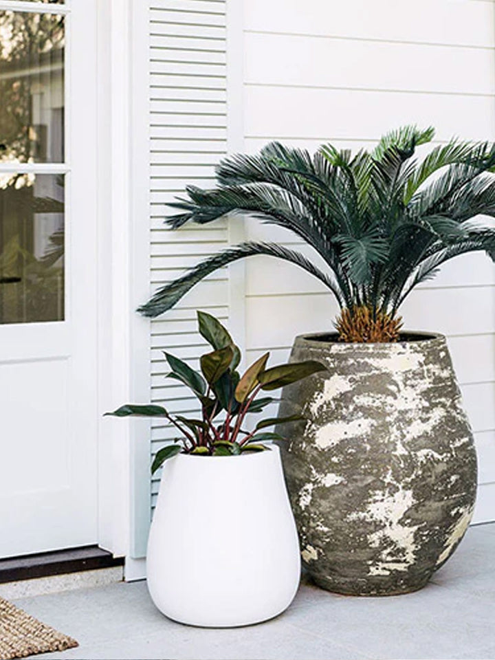 outdoor-pot-white-curve-balcony-garden-alfresco-pool