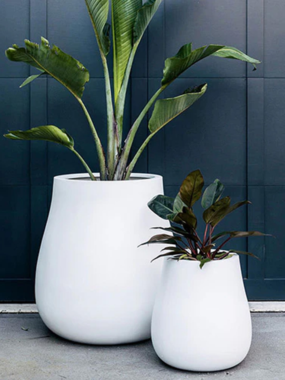 outdoor-pot-white-pair-curve-balcony-garden-alfresco